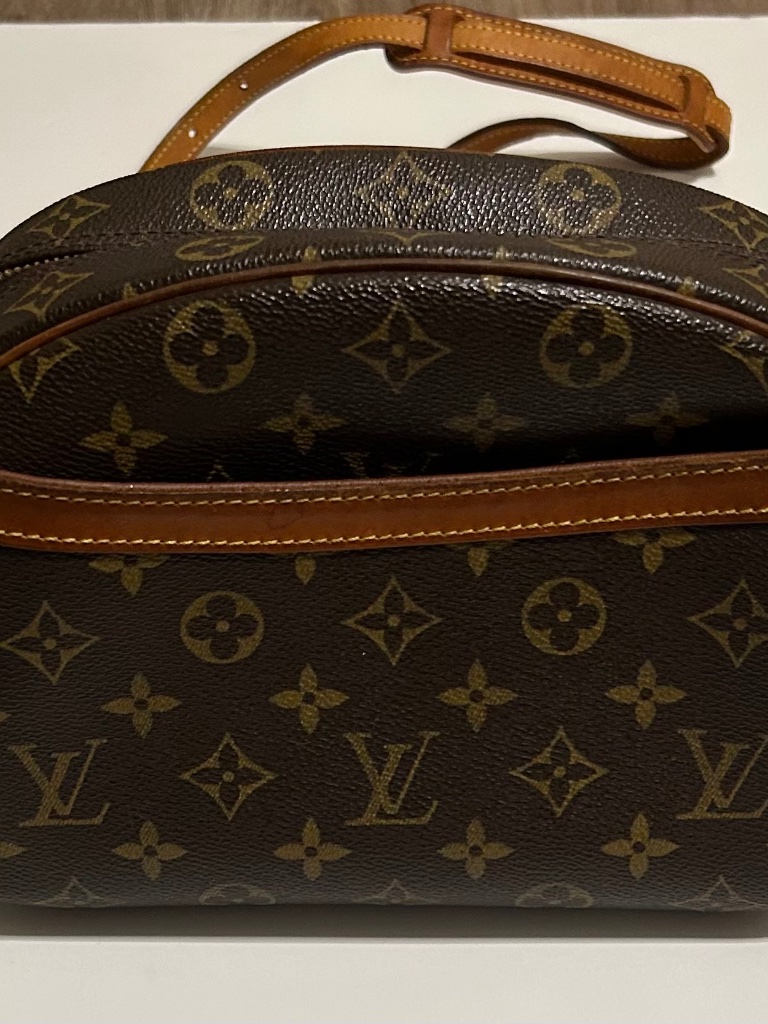 Authentic Vintage Louis Vuitton Blois Bag In Great Condition
